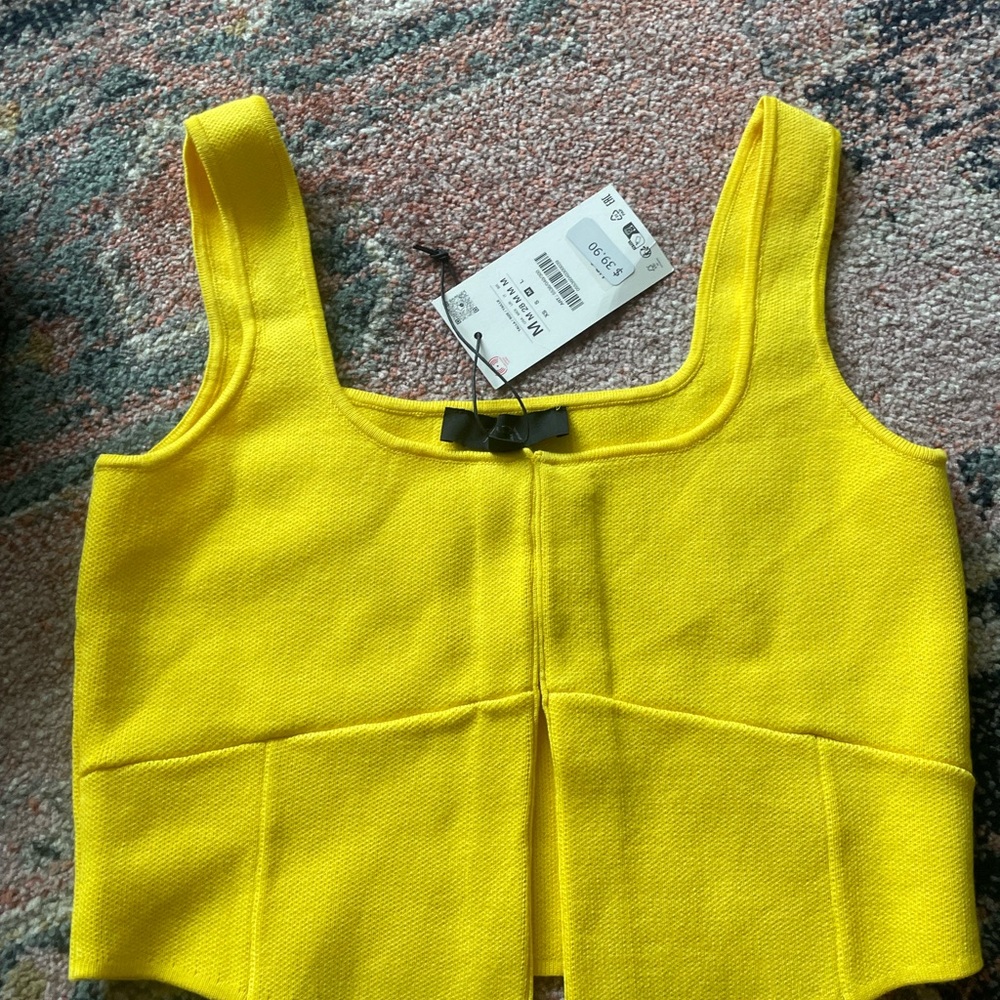 NWT Clasp-Front Zara Yellow Crop Top